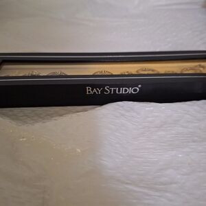 A Bay Studio Women's Bracelet Detailed Silver Tone Magnetic Boho Chic Link Style